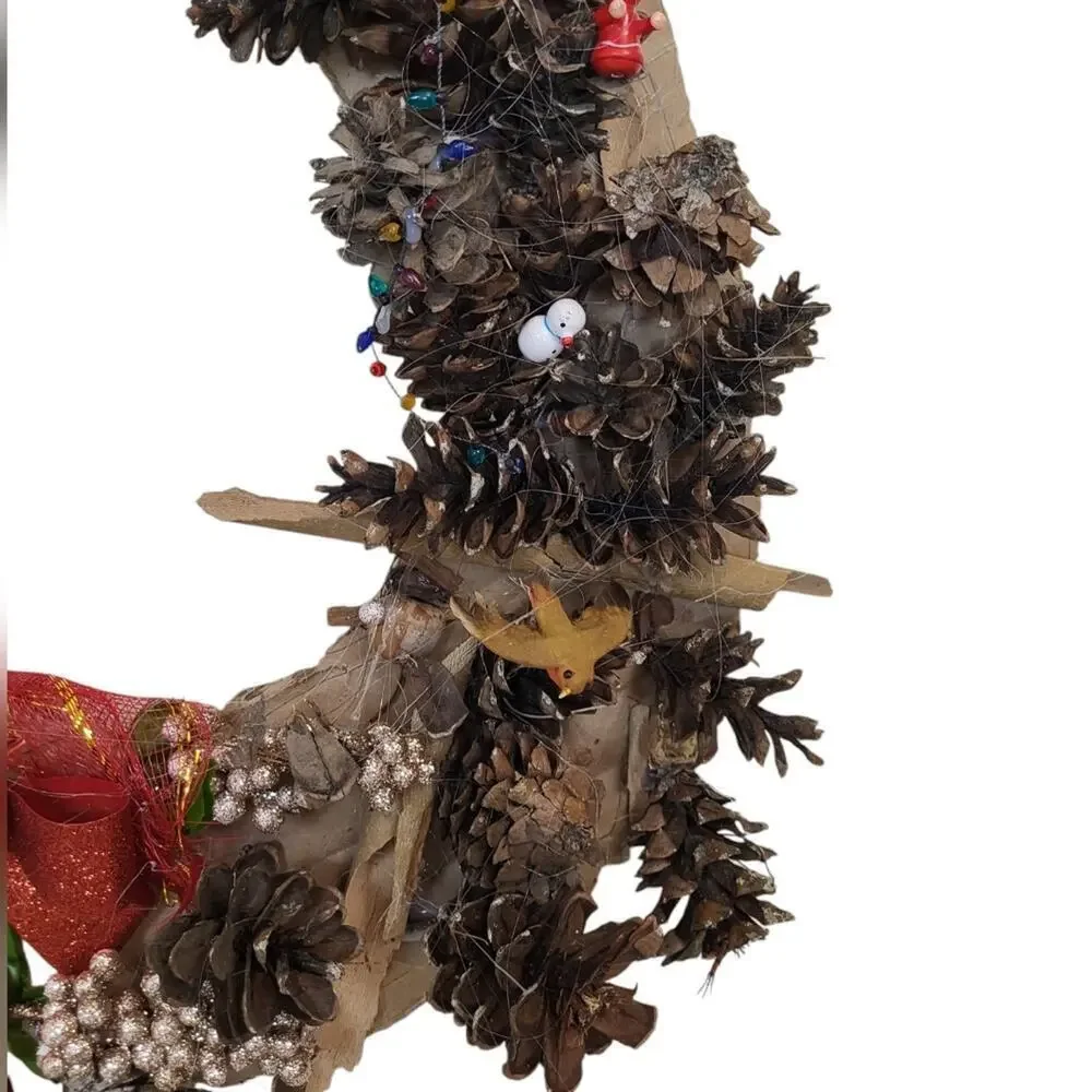 Christmas Xmas Acorn Pincorn Red Glitter Bow Gold Bell Wreath